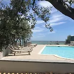Stella Marina With Pool 100 M From アパート