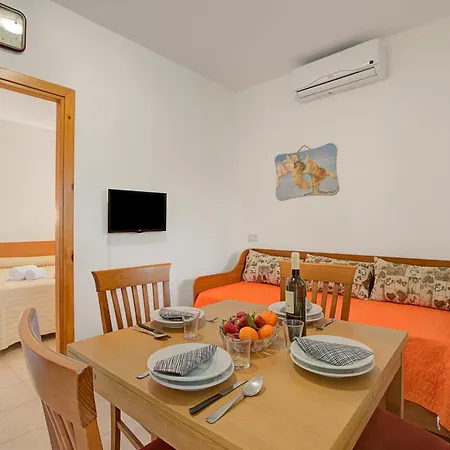 Stella Marina With Pool 100 M From Apartament Vieste
