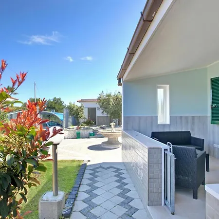 Stella Marina With Pool 100 M From