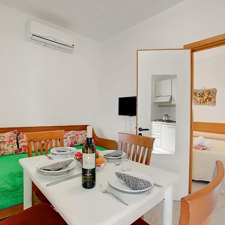 Stella Marina With Pool 100 M From Apartamento Vieste