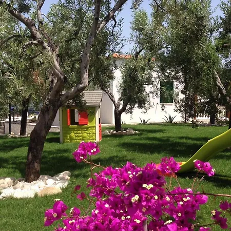 Apartment Stella Marina With Pool 100 M From
