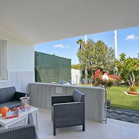 Apartamento Stella Marina With Pool 100 M From